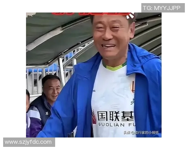 高峰：从绿茵场到传奇人生，探索中国足球运动员的崛起与奋斗之路